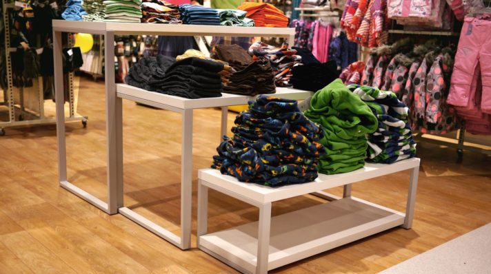 TISCHE UND PODESTE 1