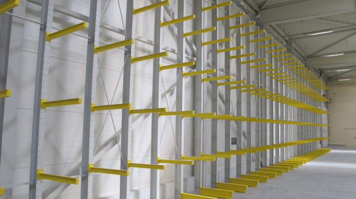 EN PORTE-À-FAUX (À SUPPORTS) 13