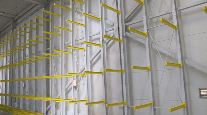 EN PORTE-À-FAUX (À SUPPORTS) 11