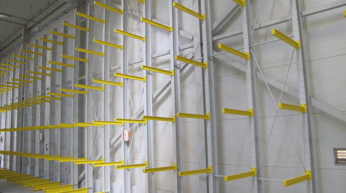 EN PORTE-À-FAUX (À SUPPORTS) 10