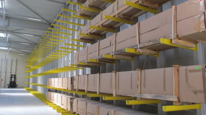 EN PORTE-À-FAUX (À SUPPORTS) 9