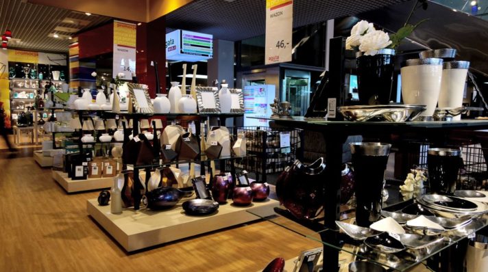 TISCHE UND PODESTE 4